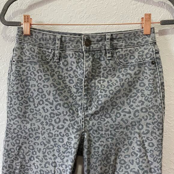 Abercrombie & Fitch Gray High-Waisted Leopard Jeans Size 4 - Picture 2 of 8